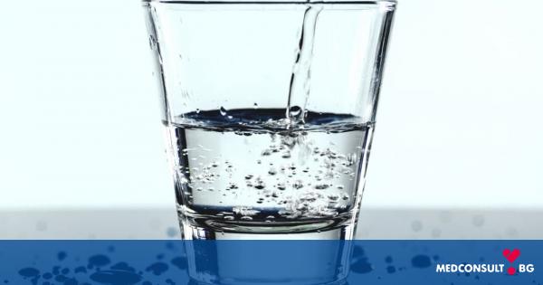 Защо приемът на течности е важен за здравето и как водата ни помага да отслабнем