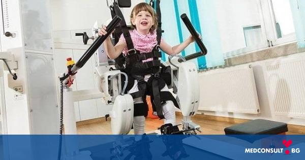 Специализирана детска болница се нуждае от нов робот за обучение за ходене
