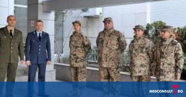 Четирима български военни медици заминаха на мисия в Мали